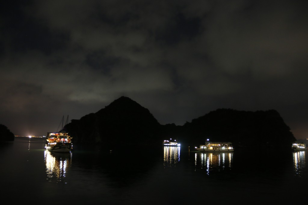 Ha Long Bay a noite